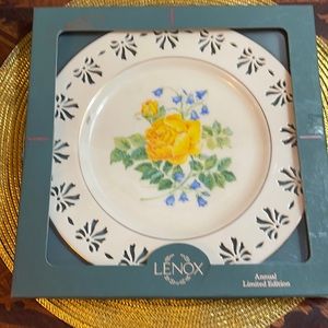 LENOX annual Limited addition first in the series Victorian rose collection
